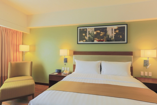 Holiday Inn & Suites MAKATI (Makati City)